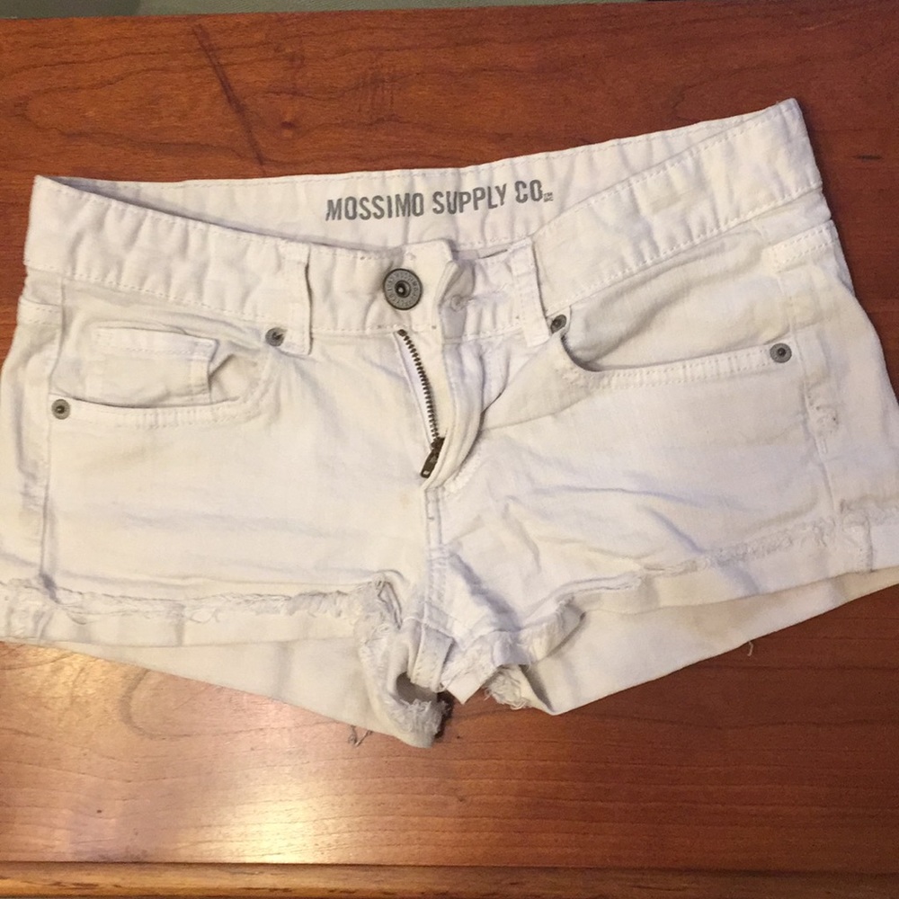 White denim shorts Mossimo size 7(fits like 4)